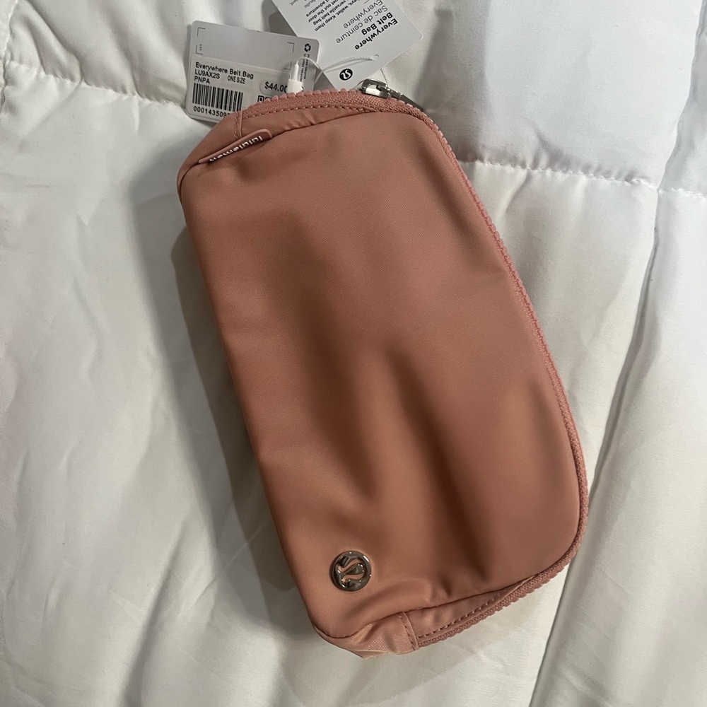 Lululemon 1l everywhere belt bag NWT